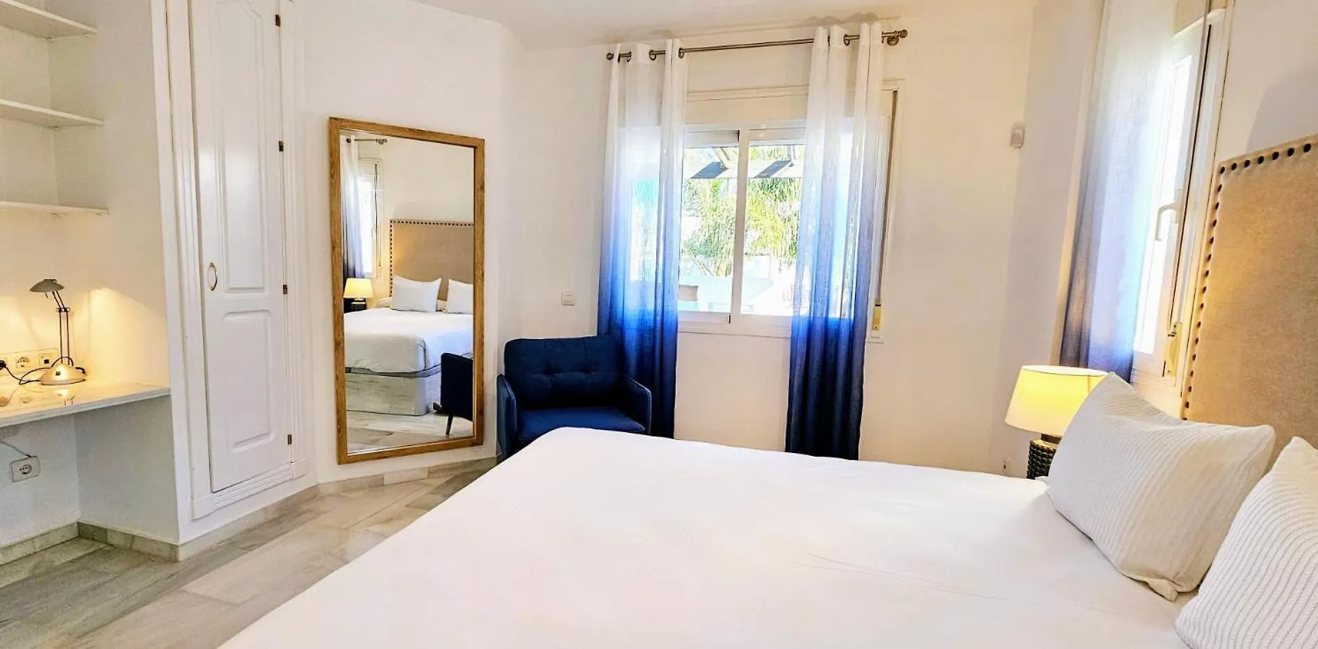 Los Naranjos Atico Duplex Con Ascensor Privado Marbella